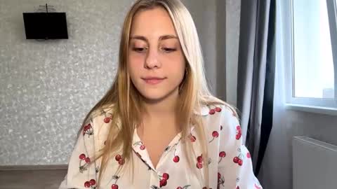 Olivia online show from November 1, 2025, 11:45 am