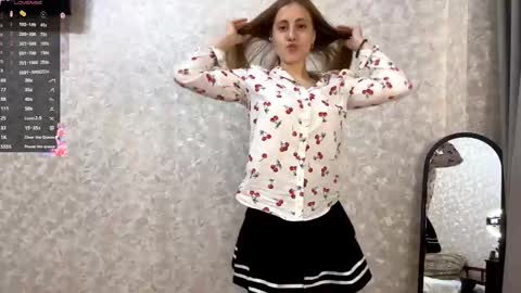 Olivia online show from November 17, 2025, 2:01 pm