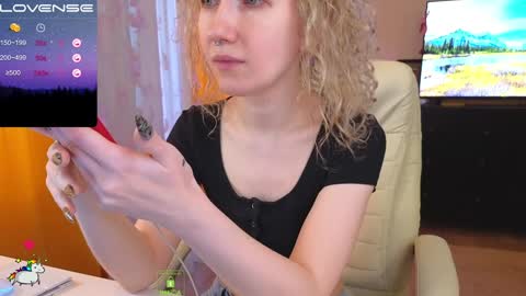 Snapshot of marmeladka777 chatting on January 5, 2025, 11:37 am Alena online show from January 5, 2025, 11:37 am