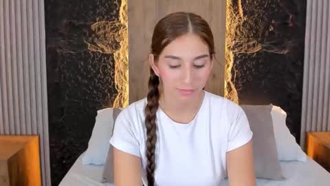 Snapshot of maroly_21 chatting on January 21, 2025, 5:16 am Maly online show from January 21, 2025, 5:16 am