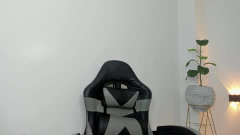 Snapshot of maroly_21 chatting on October 10, 2025, 9:25 pm Maly online show from October 10, 2025, 9:25 pm