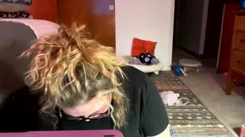 Snapshot of maroon_moon chatting on February 16, 2025, 10:54 pm maroon_moon online show from February 16, 2025, 10:54 pm