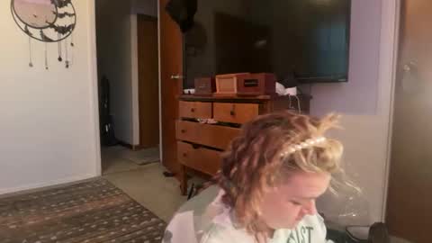 Snapshot of maroon_moon chatting on November 1, 2025, 5:15 pm maroon_moon online show from November 1, 2025, 5:15 pm