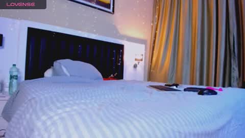 Mari online show from December 14, 2025, 7:14 am