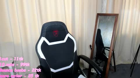 Snapshot of marrie_coy chatting on March 8, 2025, 10:32 am Marrie online show from March 8, 2025, 10:32 am