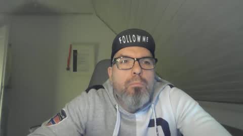 Snapshot of marriedcock1980 chatting on December 15, 2025, 7:01 am marriedcock1980 online show from December 15, 2025, 7:01 am