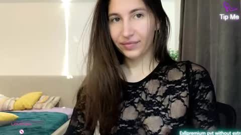 marrycolins online show from February 3, 2026, 2:53 am