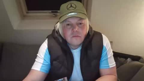 mars0481 online show from December 6, 2024, 6:39 pm