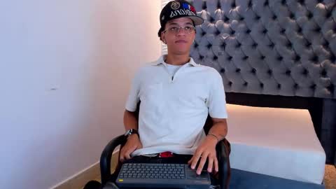 MARSHALL online show from March 25, 2026, 2:01 pm