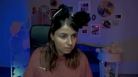 martaedams online show from November 17, 2025, 6:08 am