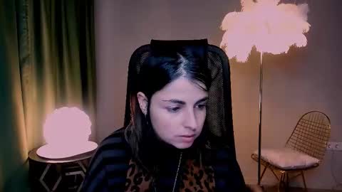 martaedams online show from December 5, 2025, 8:12 am