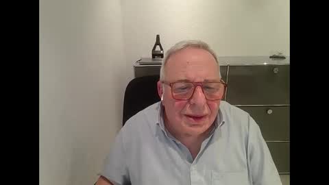 Snapshot of martin_1947 chatting on December 17, 2024, 11:27 pm martin_1947 online show from December 17, 2024, 11:27 pm