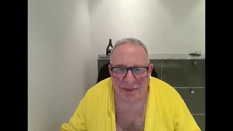 Snapshot of martin_1947 chatting on March 9, 2025, 10:52 pm martin_1947 online show from March 9, 2025, 10:52 pm