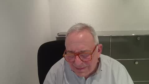 martin_1947 online show from December 14, 2025, 6:01 pm