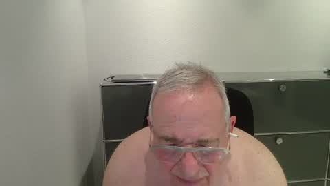 martin_1947 online show from June 26, 2026, 10:14 pm