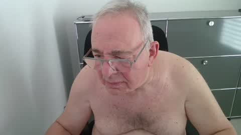 martin_1947 online show from June 28, 2026, 2:12 pm