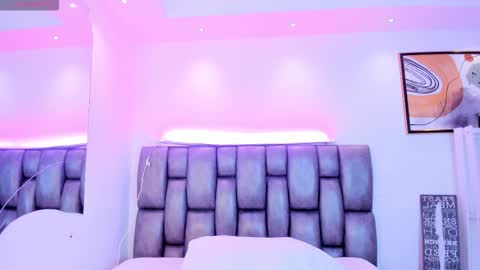 Martina online show from October 17, 2025, 1:14 pm