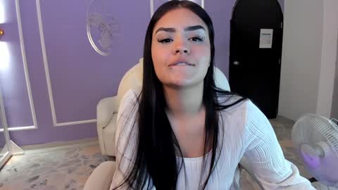 Snapshot of martina_saenz1 chatting on January 25, 2025, 10:50 pm Martina online show from January 25, 2025, 10:50 pm