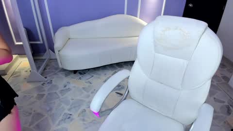 Snapshot of martina_saenz1 chatting on February 4, 2025, 8:49 pm Martina online show from February 4, 2025, 8:49 pm