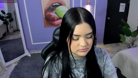 Snapshot of martina_saenz1 chatting on November 14, 2025, 8:07 pm Martina online show from November 14, 2025, 8:07 pm