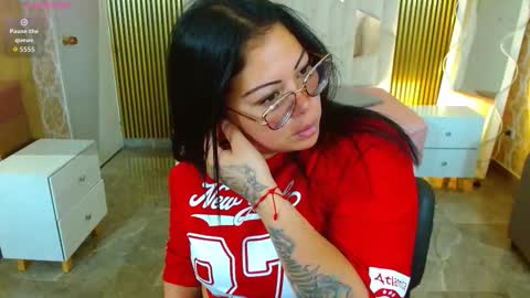 Snapshot of martina_tay chatting on December 3, 2025, 3:14 am Hey im martina online show from December 3, 2025, 3:14 am