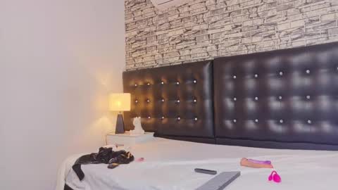 Martina online show from September 12, 2025, 2:06 pm