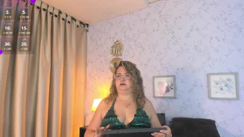Snapshot of martinacurvy_ chatting on May 14, 2026, 11:17 am Martina Caicedo online show from May 14, 2026, 11:17 am