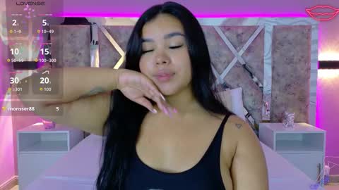 Martina Garcia online show from October 15, 2025, 7:25 pm