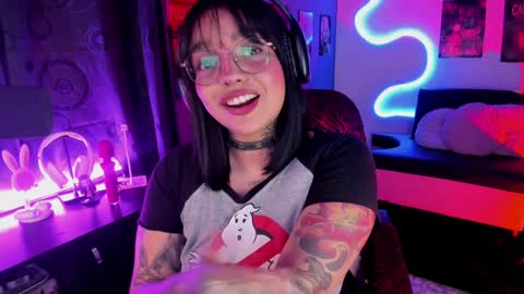 Snapshot of martinarouseee chatting on December 21, 2024, 4:41 am Val online show from December 21, 2024, 4:41 am