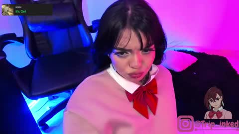 Snapshot of martinarouseee chatting on September 12, 2025, 10:43 pm Val online show from September 12, 2025, 10:43 pm