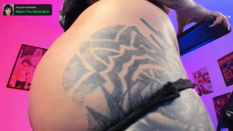 Snapshot of martinarouseee chatting on October 29, 2025, 10:00 pm Val online show from October 29, 2025, 10:00 pm