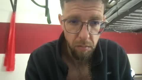 martinmagic467657 online show from April 22, 2026, 7:44 am