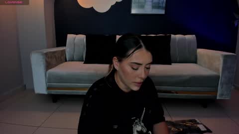 Snapshot of martinnabonnet chatting on February 3, 2025, 1:30 pm Martinna Bonnet online show from February 3, 2025, 1:30 pm