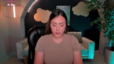 Snapshot of martinnabonnet chatting on March 10, 2025, 4:57 pm Martinna Bonnet online show from March 10, 2025, 4:57 pm