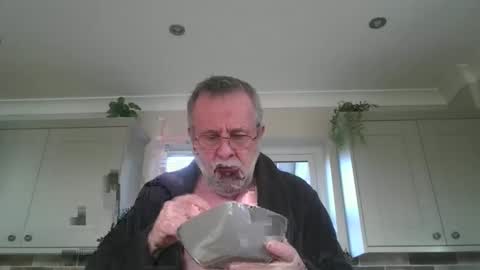 martinrgbxxxx online show from February 16, 2026, 9:27 am