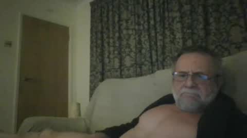 martinrgbxxxx online show from February 27, 2026, 9:26 pm