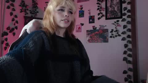 Snapshot of mary_janness chatting on February 9, 2025, 11:46 pm 100 online show from February 9, 2025, 11:46 pm