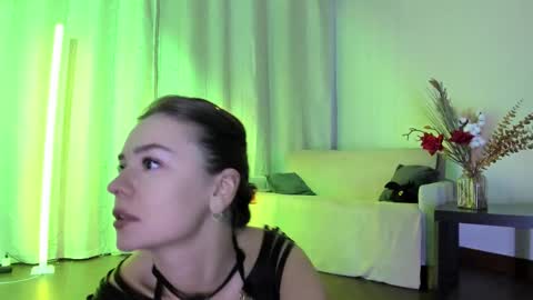 Julia online show from October 21, 2025, 9:48 pm