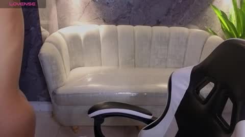 mary_luxx_tp online show from November 8, 2025, 3:39 am