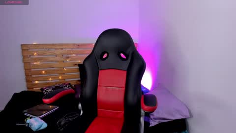 mary_magic online show from December 18, 2024, 9:29 pm