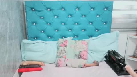 Snapshot of mary_mood_ chatting on February 10, 2025, 5:30 pm Mary Moon online show from February 10, 2025, 5:30 pm