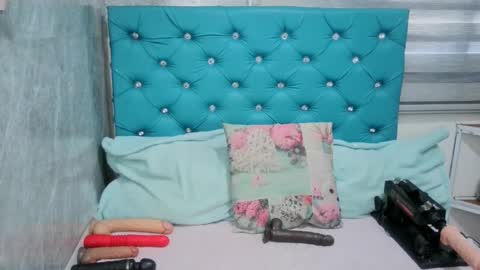 Snapshot of mary_mood_ chatting on March 10, 2025, 12:04 pm Mary Moon online show from March 10, 2025, 12:04 pm