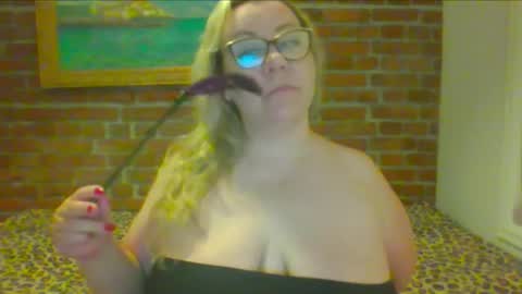 MaryChubby  online show from May 21, 2026, 8:38 pm