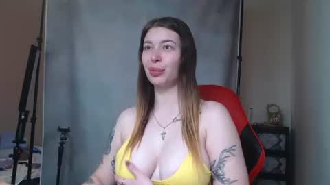 MaryHotLoves online show from November 7, 2025, 8:36 am