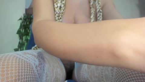 Snapshot of maryjoe11 chatting on November 11, 2025, 2:55 am maryjoe11 online show from November 11, 2025, 2:55 am