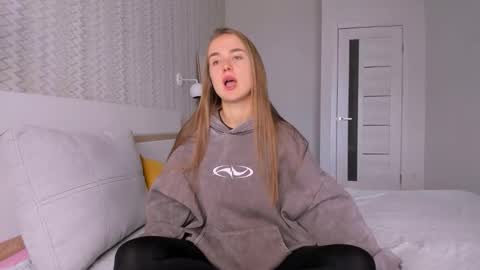 Mari online show from October 28, 2025, 7:01 am