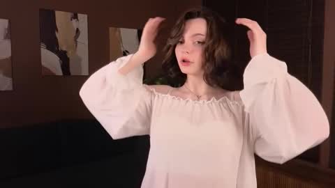 Snapshot of marymoreau chatting on November 12, 2025, 1:17 am Mary online show from November 12, 2025, 1:17 am