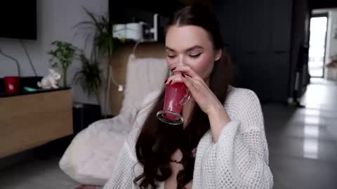 Marina online show from November 25, 2025, 11:43 am