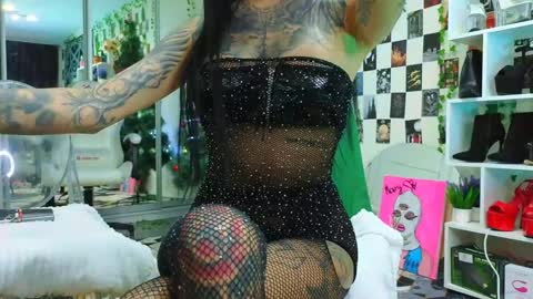 Snapshot of maryvegas chatting on December 20, 2024, 6:45 pm Mary online show from December 20, 2024, 6:45 pm