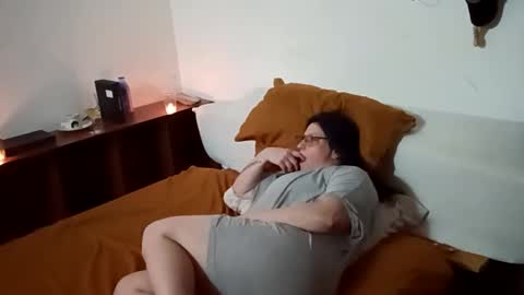 Mary y joni online show from April 20, 2026, 2:36 am